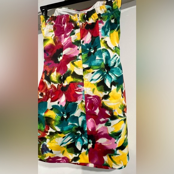 Beautiful strapless floral dress perfect for Summer or a Hawaiian Party ! - Picture 3 of 5